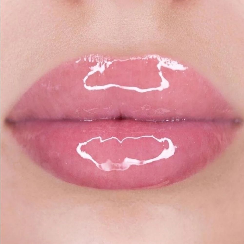 Eloise Beauty Lip Oil in "Lily"
